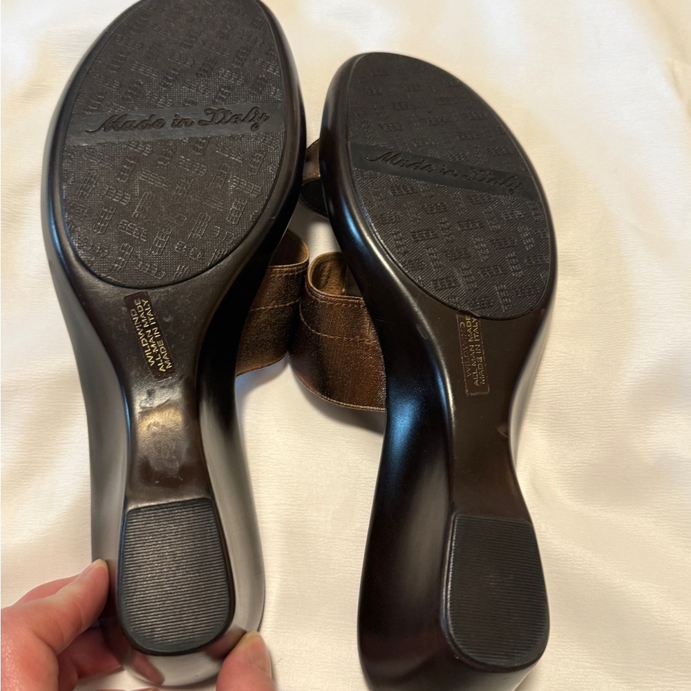Italian Shoemakers Bronze Wedge Slide Sandals Size 8 Made in Italy - Picture 9 of 10